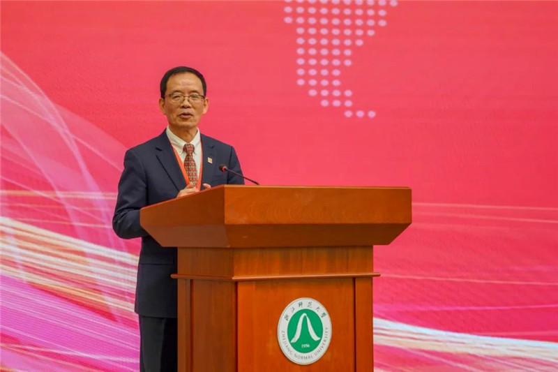 国务院学位委员会区域国别学学科评议组秘书长、成人导航非洲研究院(非洲区域国别学院)院长刘鸿武致辞。主办方供图