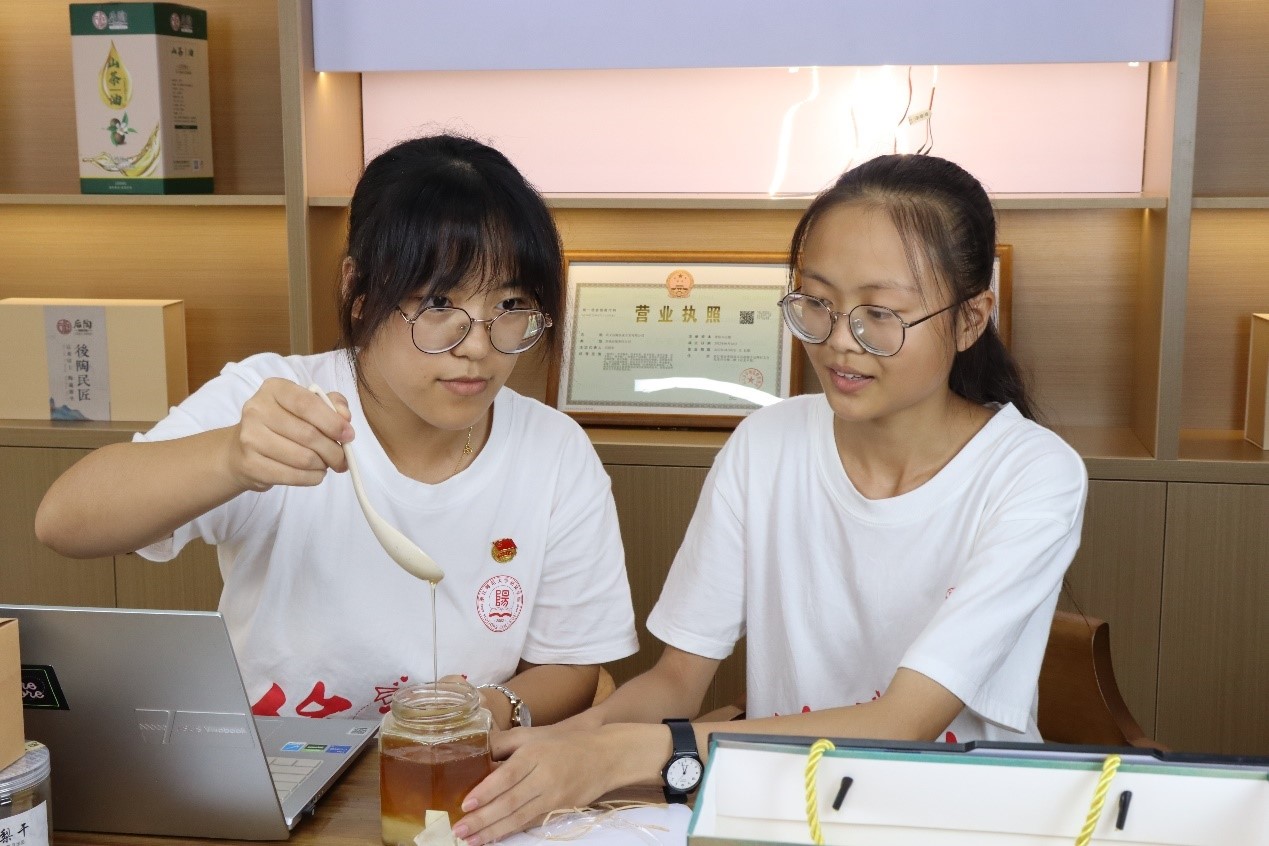 6d2d681389aec1b9b6f2cdeea97645fd.jpg 寻梦陶野,启共富新程,初阳青年绘蓝图