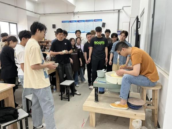 攀树、舞狮、做奶茶……“浙”些大学宝藏课程,太有意思了! 攀树、舞狮、做奶茶……“浙”些大学宝藏课程,太有意思了!
